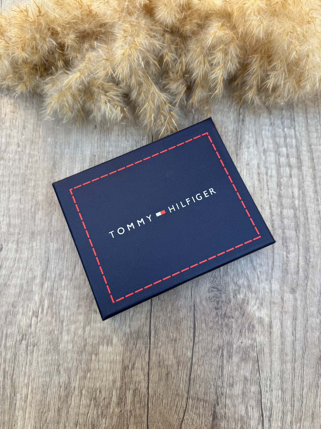 Tommy black WALLET