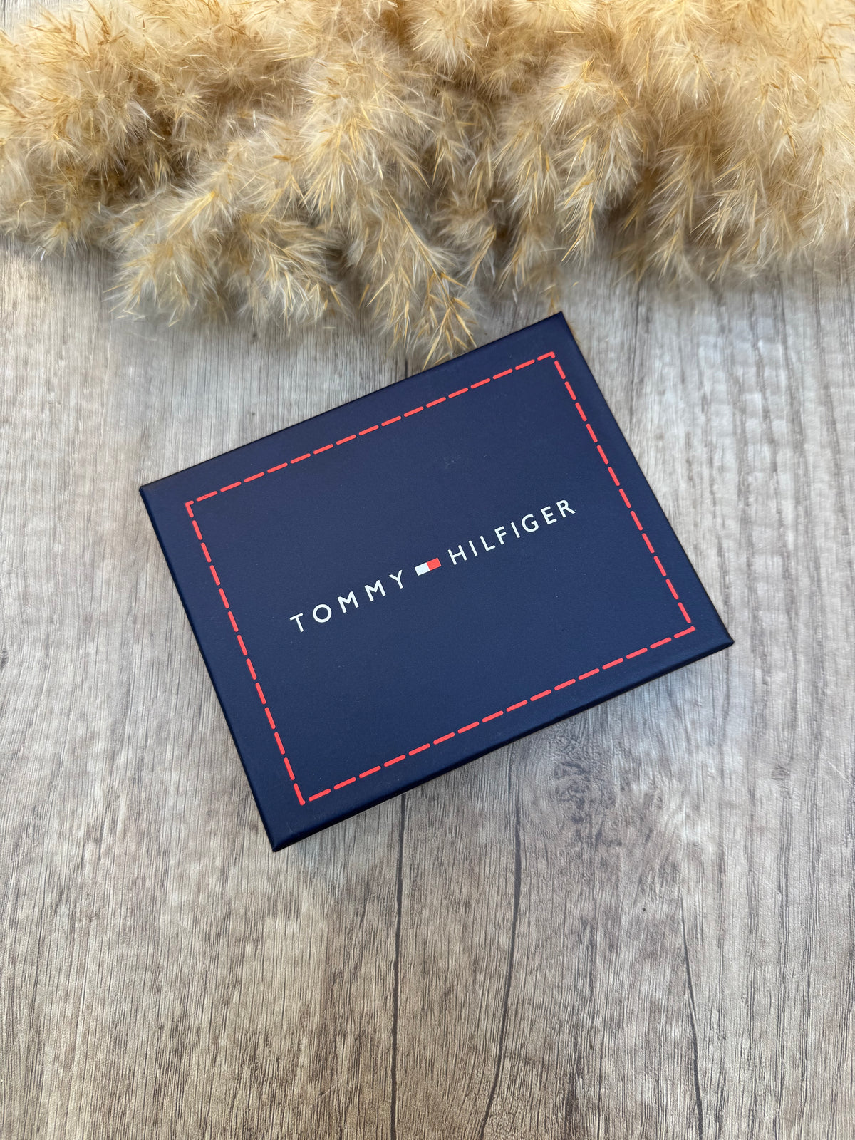 Tommy black WALLET