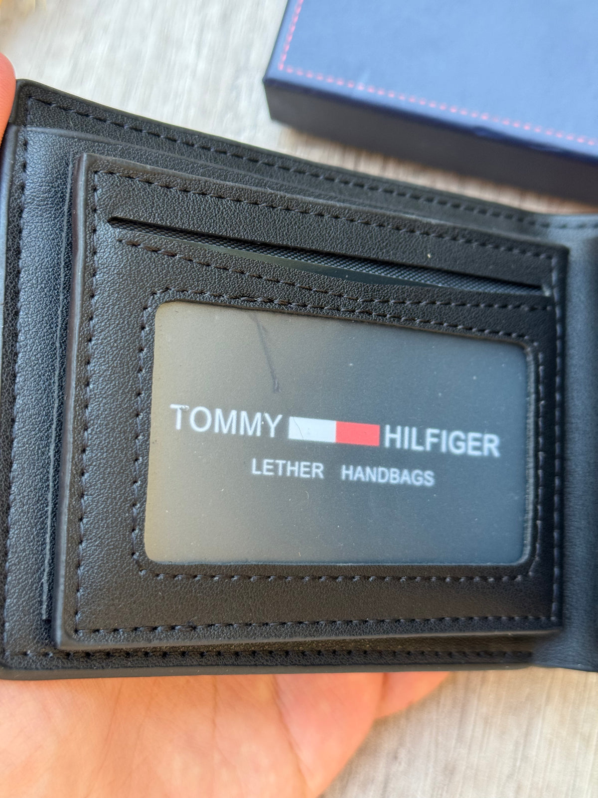 Tommy black WALLET v2