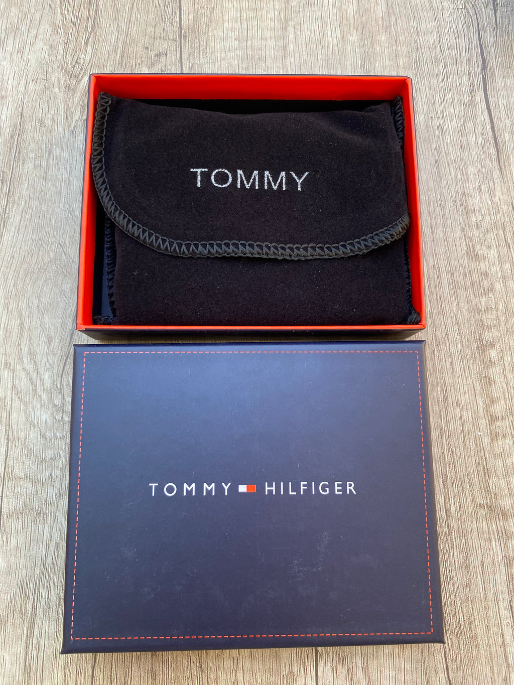 Tommy black WALLET v2