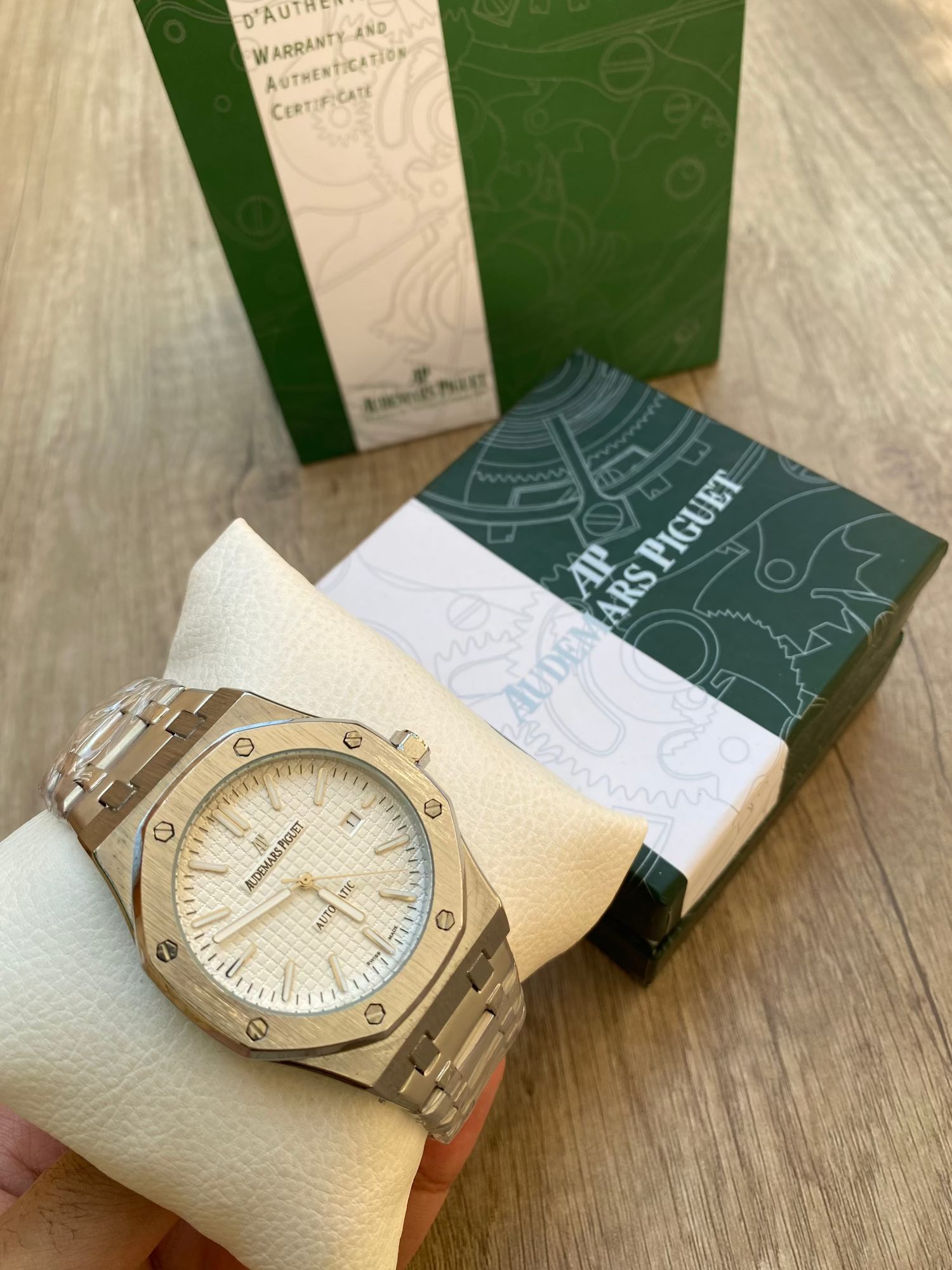AUDEMARS white dial