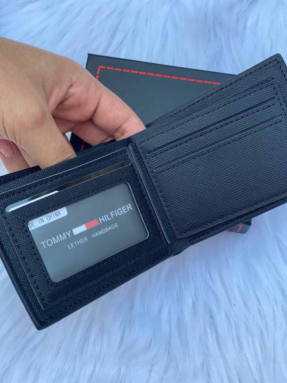 TOMMY BLACK WALLET