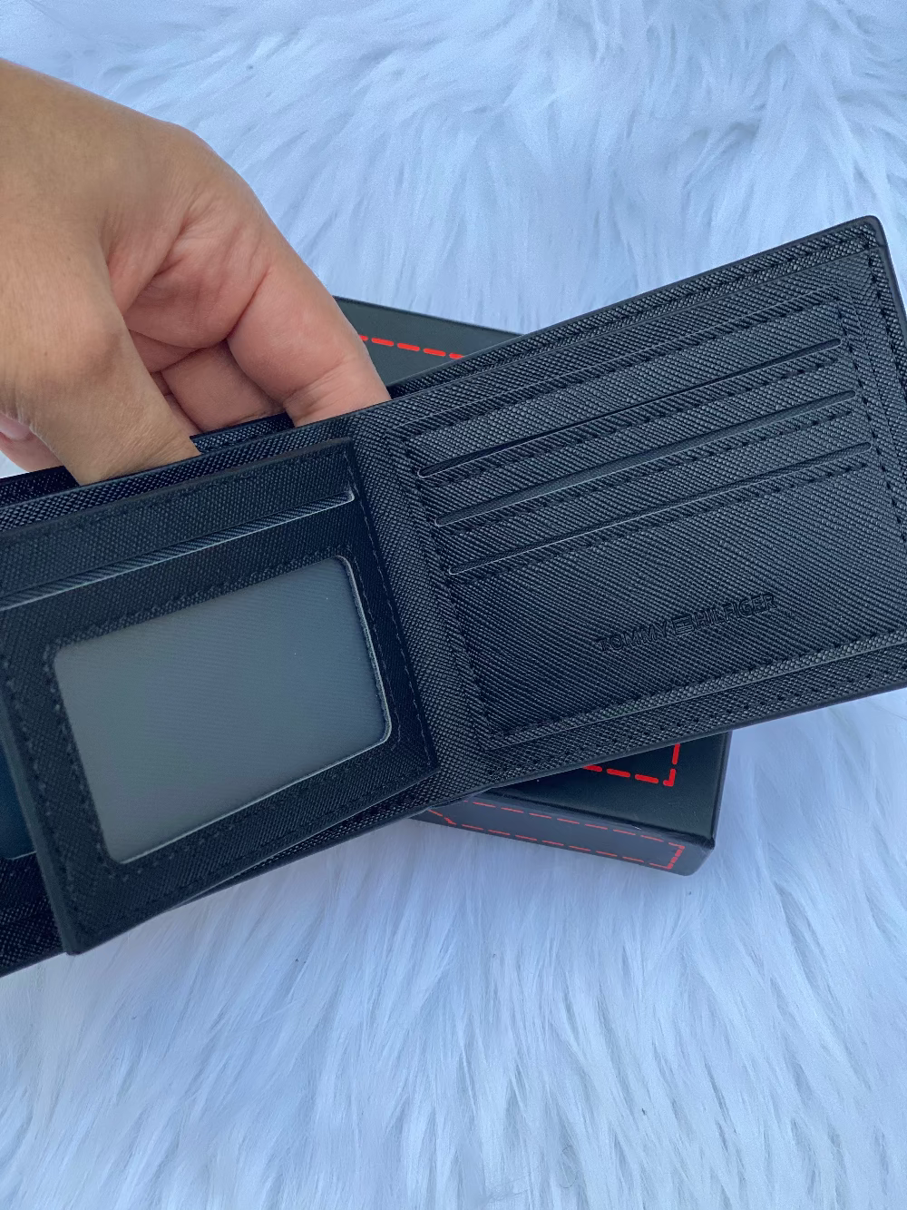 TOMMY BLACK WALLET