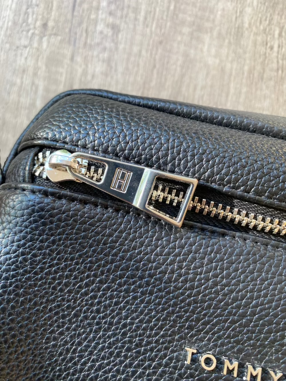 TOMMY hand bag