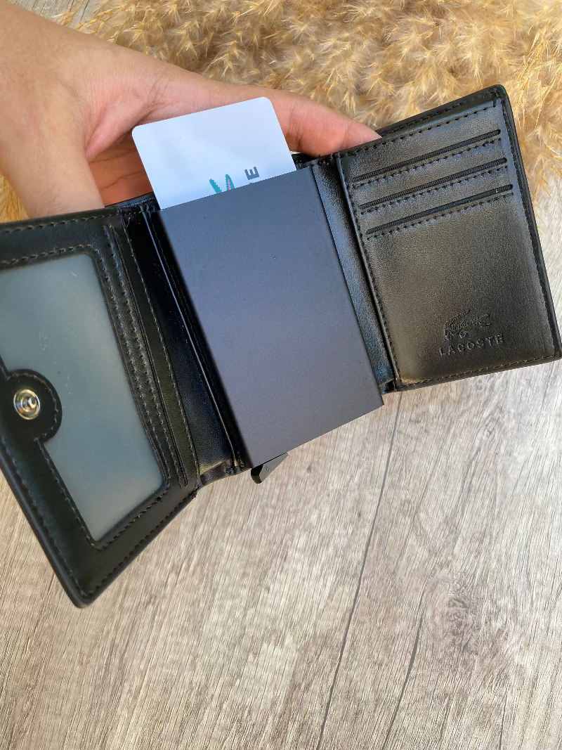 LACOSTE WALLET WITH METAL CARD